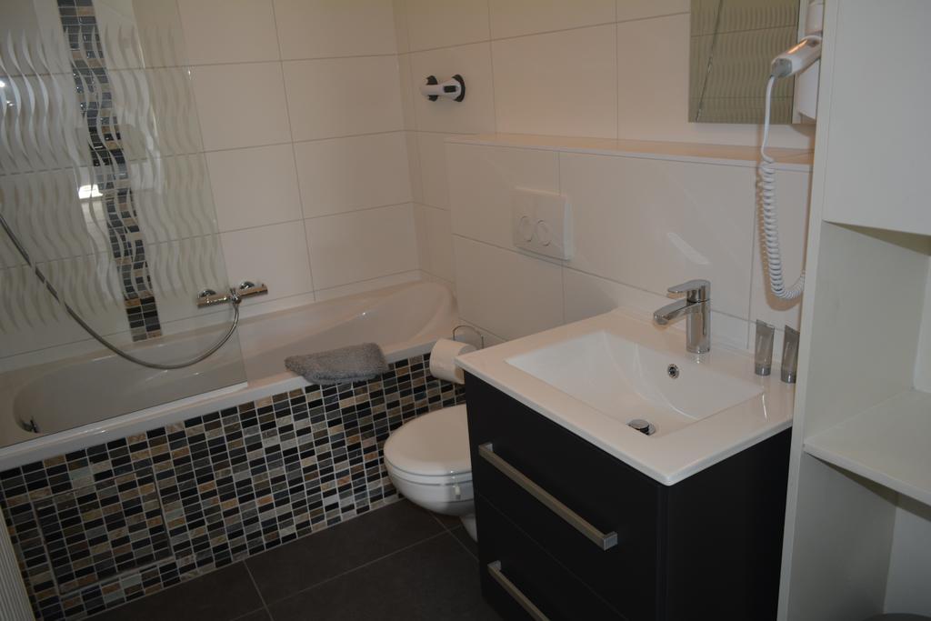 Entre Deux Pays Apartments Spa Bilik gambar